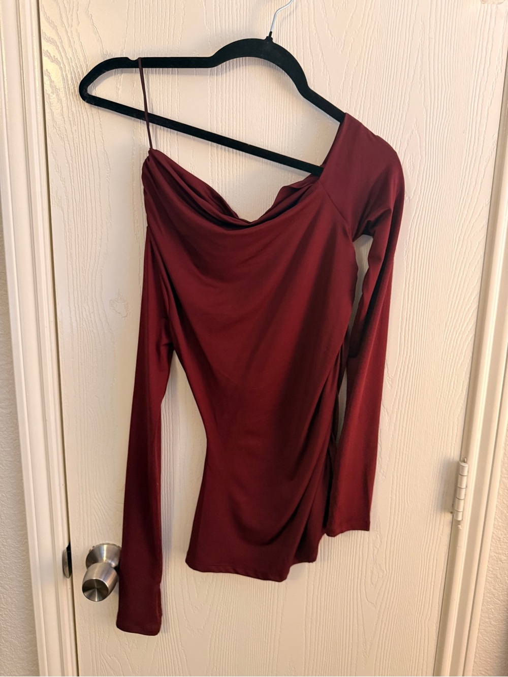 Asymmetrical One-Shoulder Long-Sleeve Top in Wine